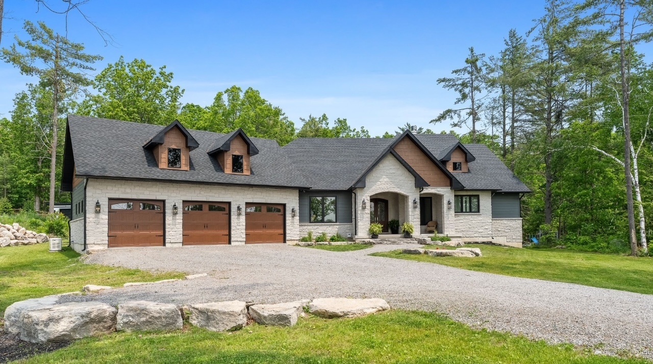 Oak Orchard custom home built by Derigay Developments in Ontario